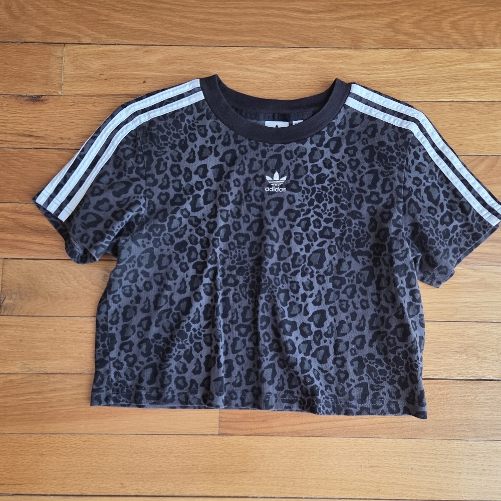 adidas Black Leopard Print Cropped Tee with White Stripes Girls Med